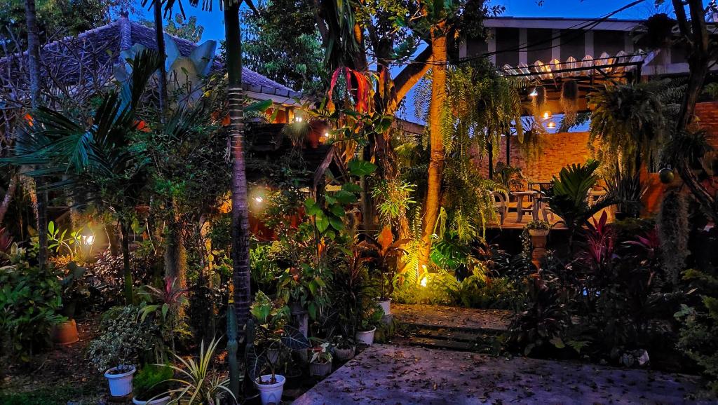 Yuva Homestay II Room Type - Standard Twin Room with Garden View
