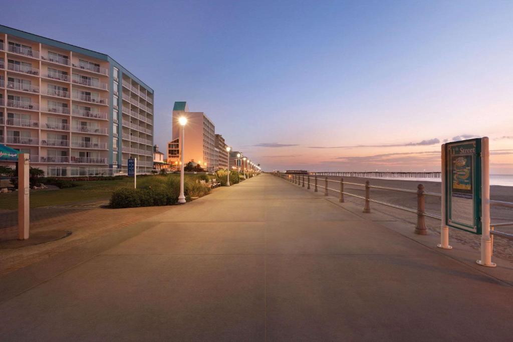 Surfbreak Virginia Beach Oceanfront, Ascend Hotel Collection image