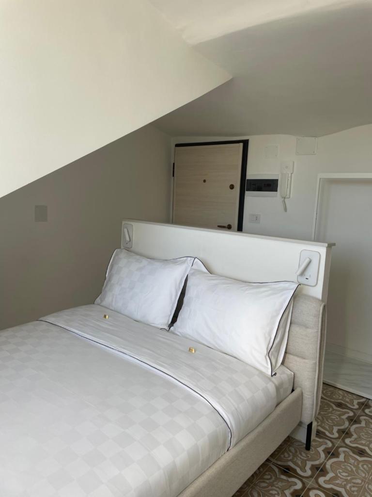 Il Nido Sabaudo - charming room - Tap to explore photos