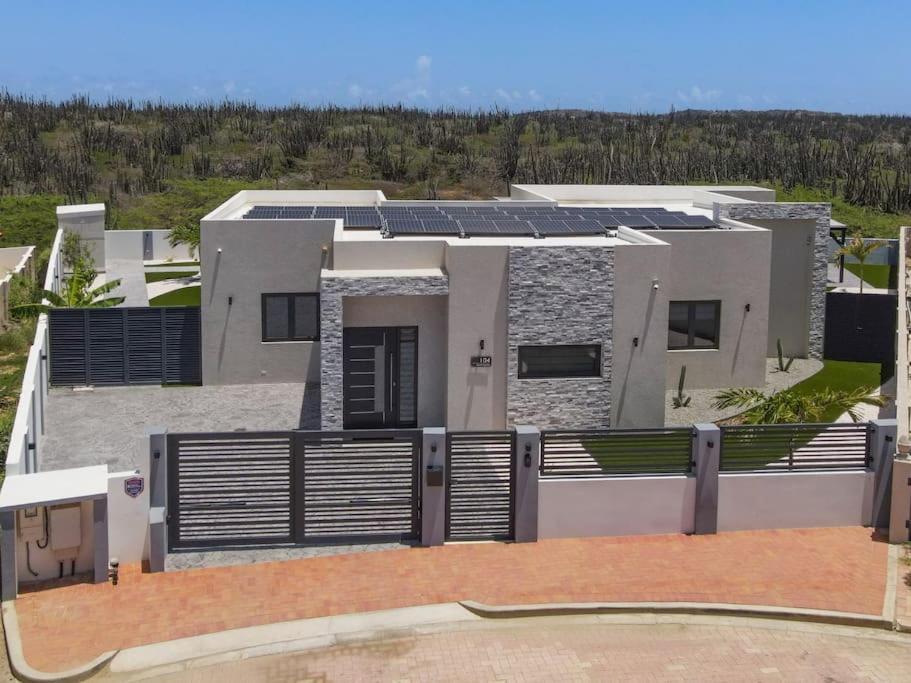 New Villa Luel 5 minutes from Palm Beach photo 1