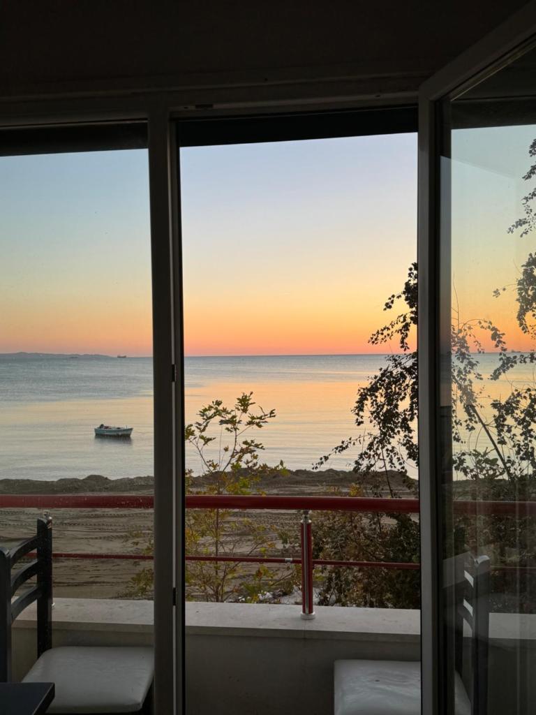 Beach Front Superior Apartment Blue Marine photo 1