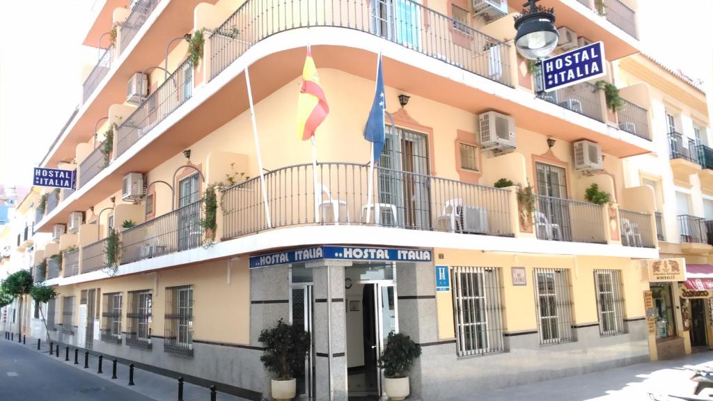 Hostal Italia - Tap to explore photos