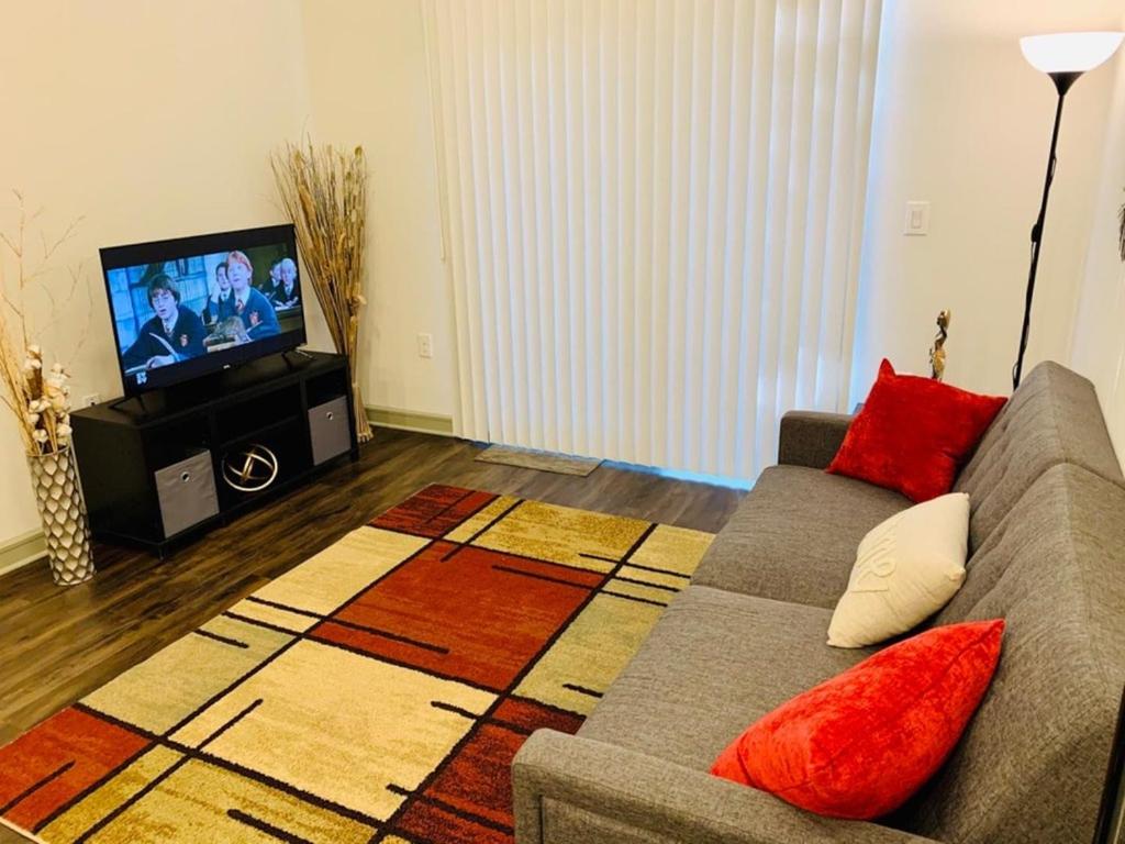 Downtown Apt FREE Parking - Pool - Gym - Fully Kitchen image