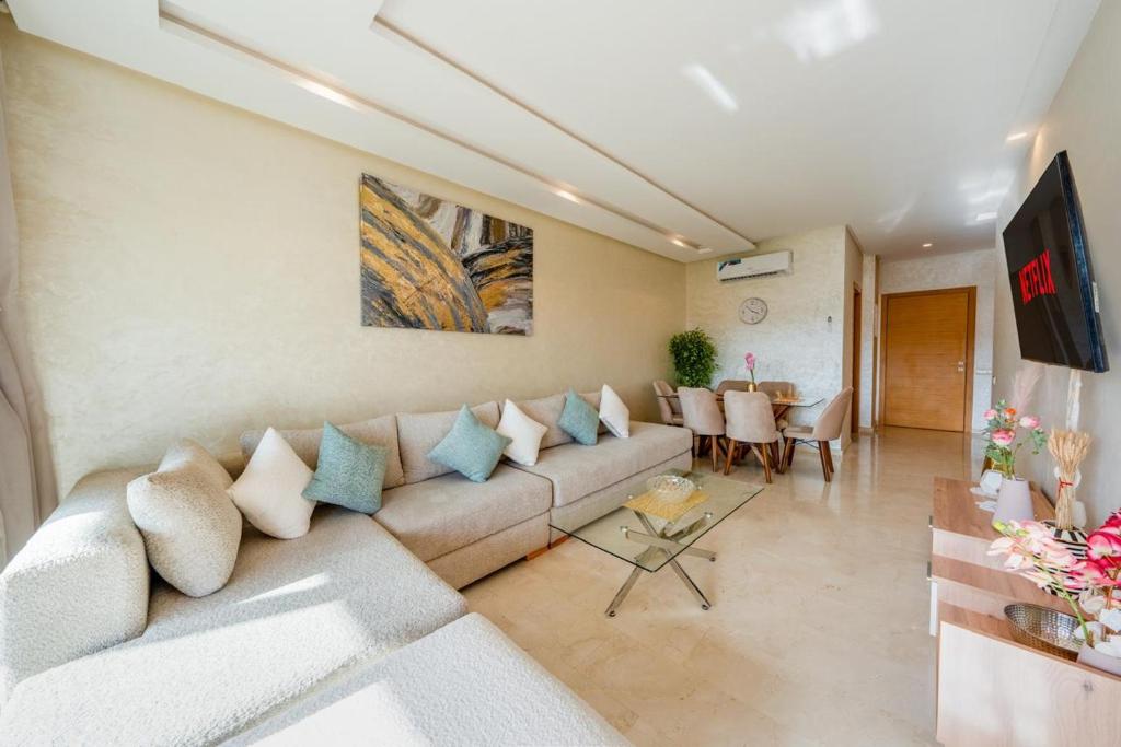 Exceptional Golf Apartment - 2 Bedrooms Prestigia Marrakech - Tap to explore photos