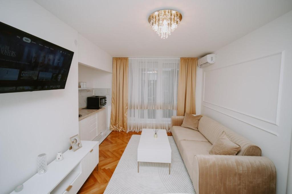Gold Luxury Apartment photo 1