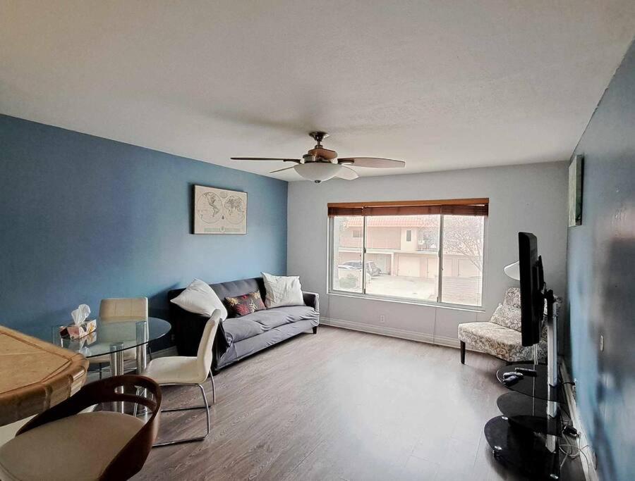 2bdr Bluff Heights Condo walking distance to beach image