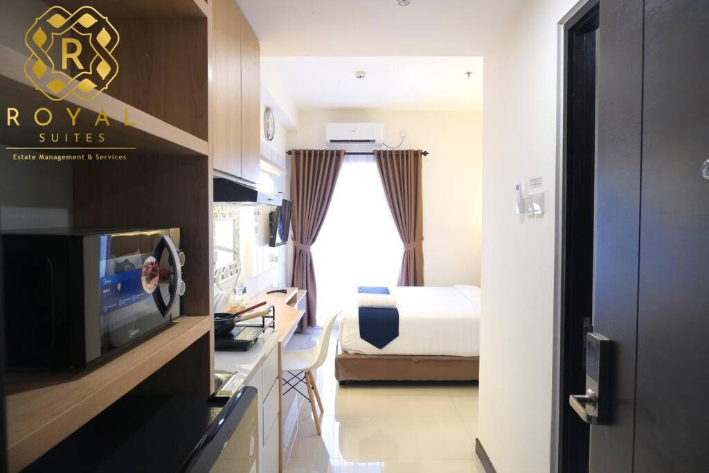 Royal Suites Studio 17ZW - Citra Plaza Nagoya Apartment - Tap to explore photos