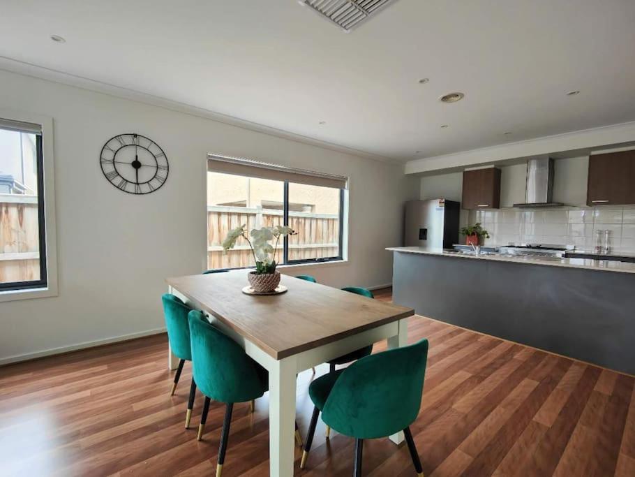 Beautiful 4 Bedrooms Houses photo 3