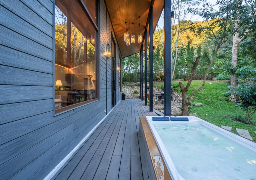 The Lai Tiny House - Villa at Mae Kampong Room Type - Villa with Garden View