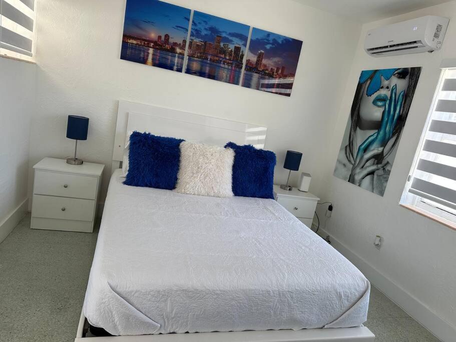 Villa Clara Blue-Little Havana image
