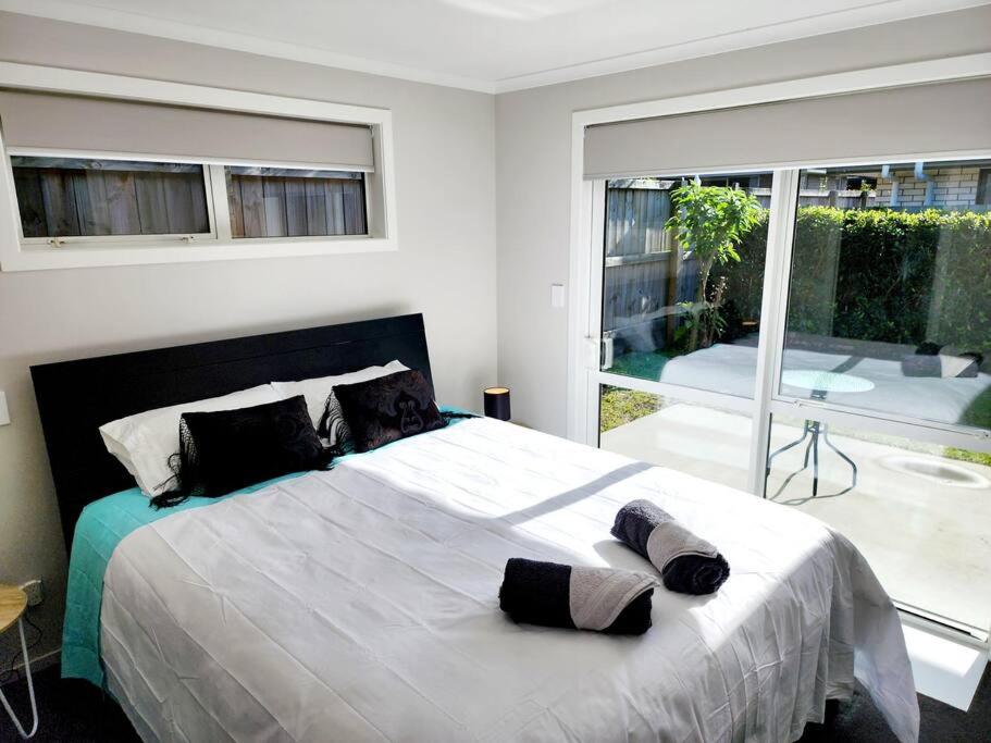 Stylish Fresh Haven for up to 8 guests