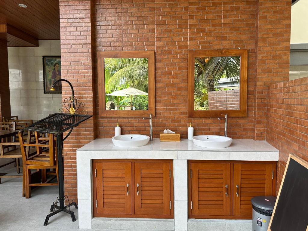 Brata Cottage Ubud - Tap to explore photos