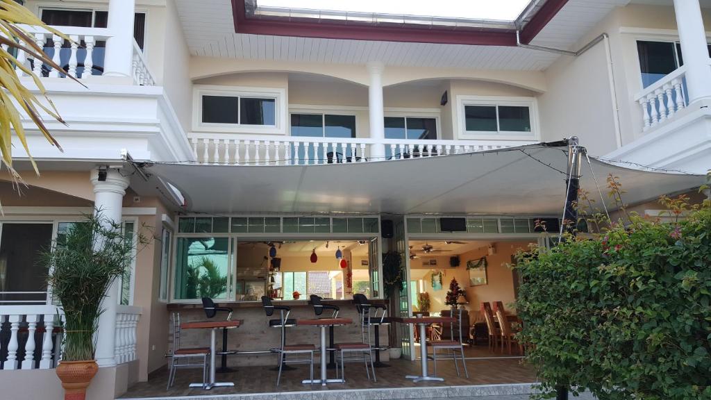 East Shore Pattaya Resort photo 4