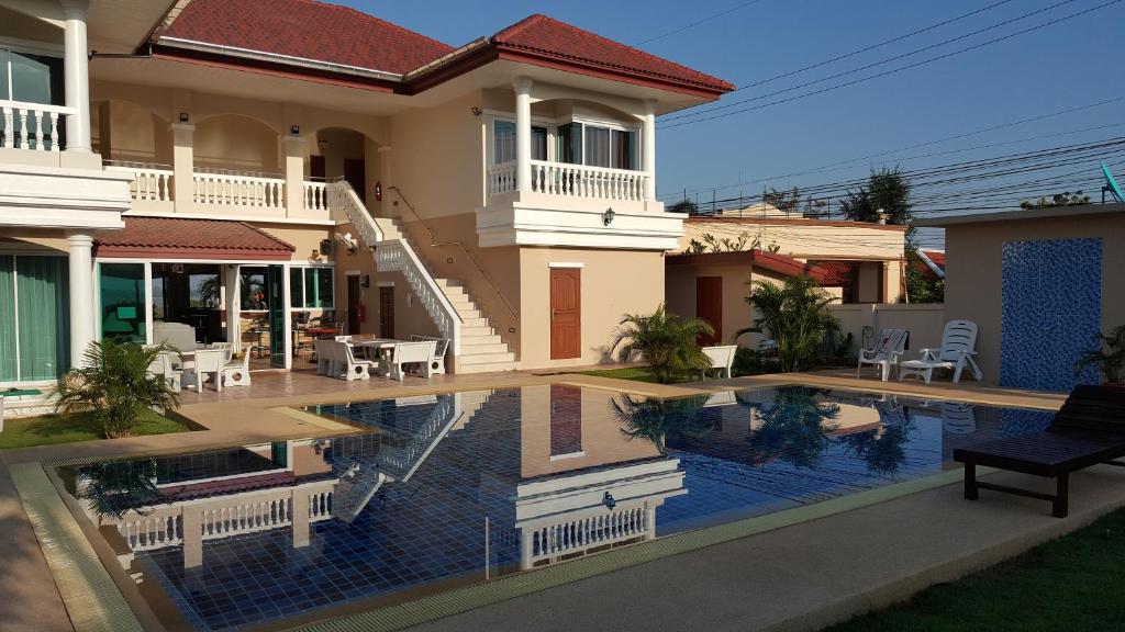 East Shore Pattaya Resort photo 1