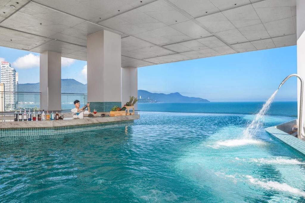 Awaken Da Nang Hotel