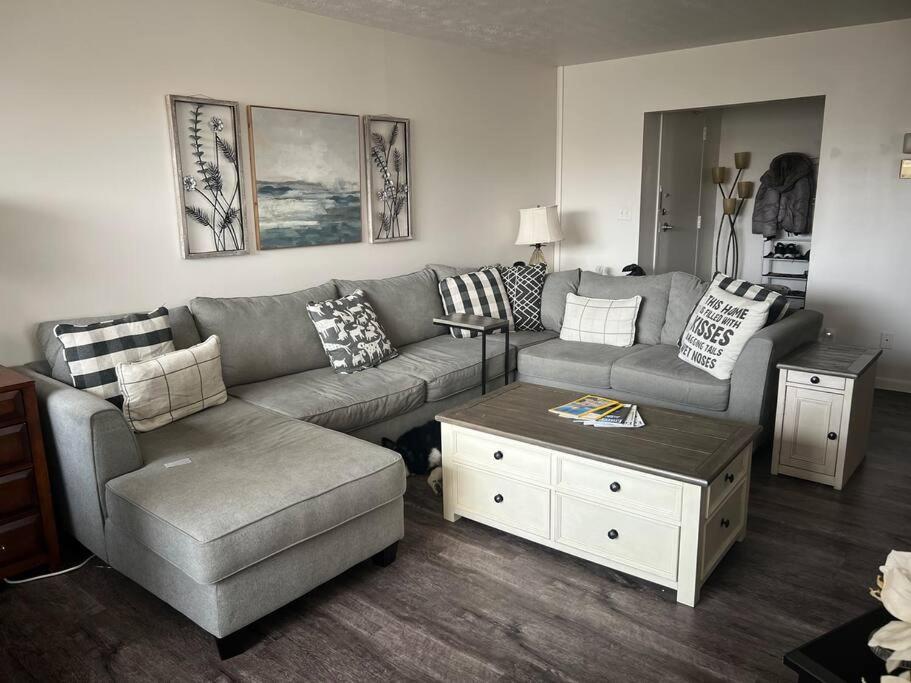 Brighton 5th Floor Condo with Resort Amenities image