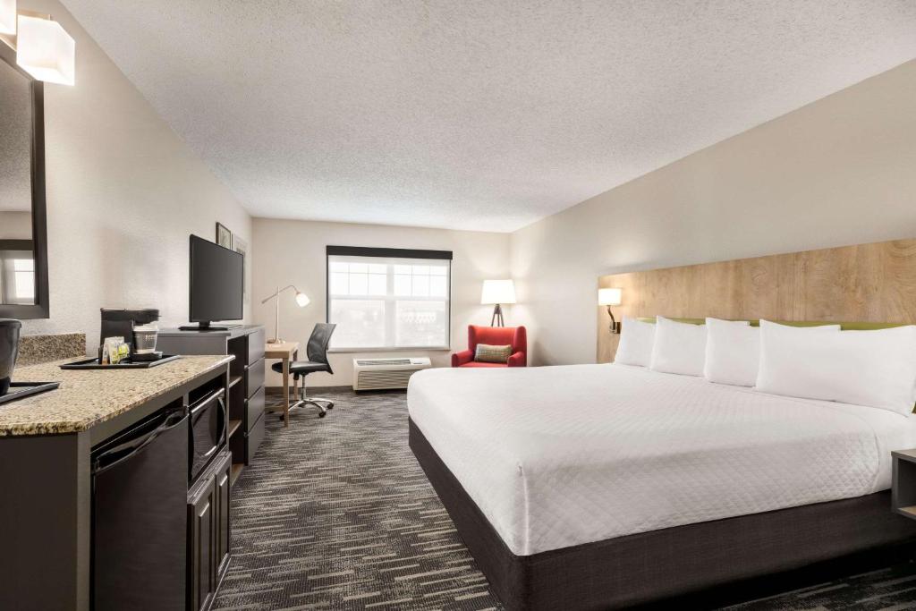 Country Inn & Suites by Radisson, Boise West, ID image