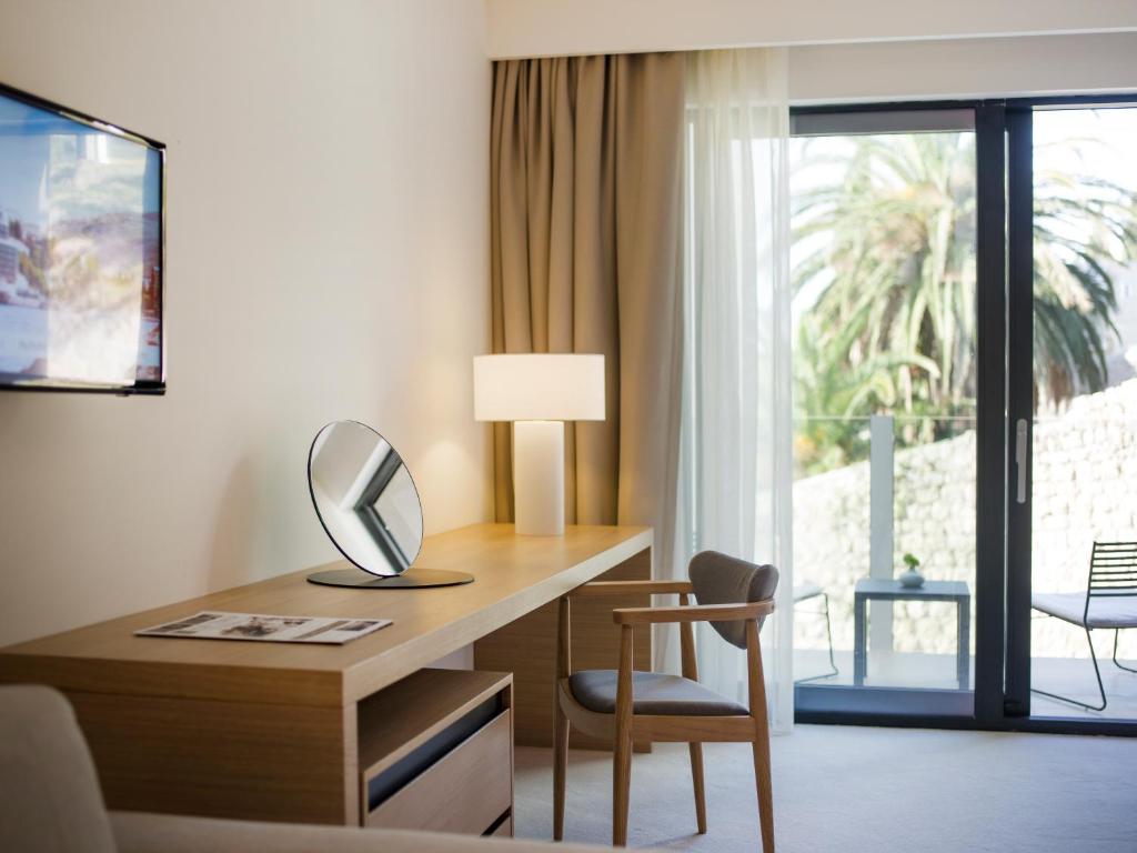 Двухместный (Двухместный номер «Комфорт» с 1 кроватью и балконом), Hotel Kompas