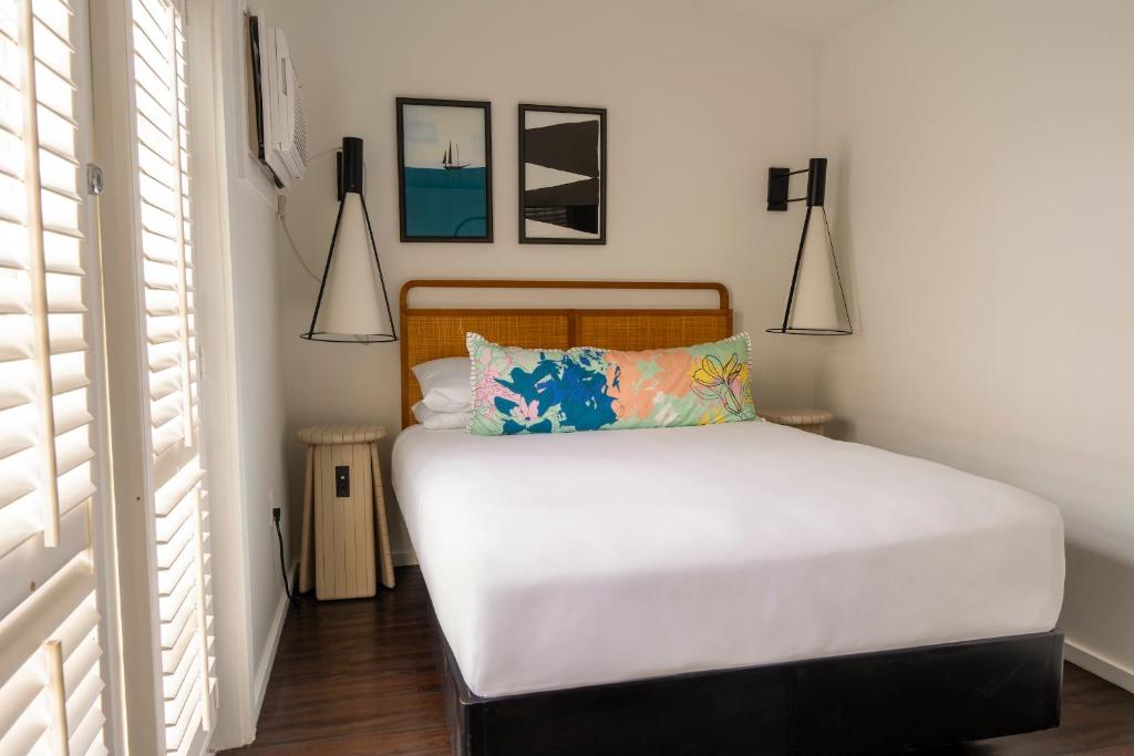 Ella's Cottages - Key West Historic Inns image