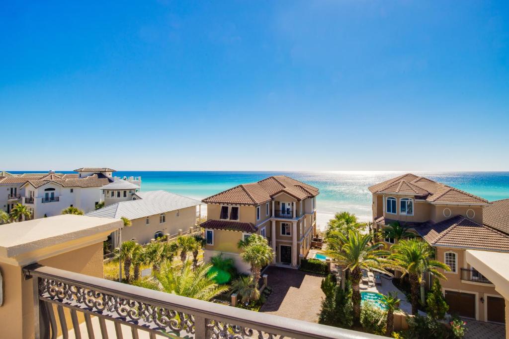 Beach Views, Rooftop Deck, Outdoor Kitchen, Destin image