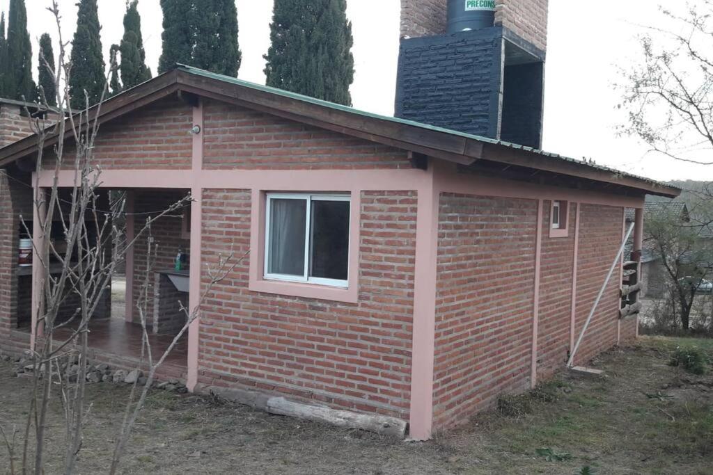 Casa con gran jardín a 100 mts del Río Amboy photo 1