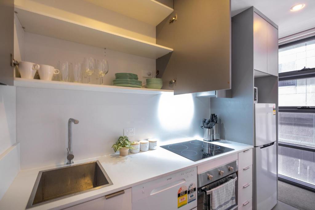 Enjoy The Heartbeat Of Melbourne Cbd 2br photo 4