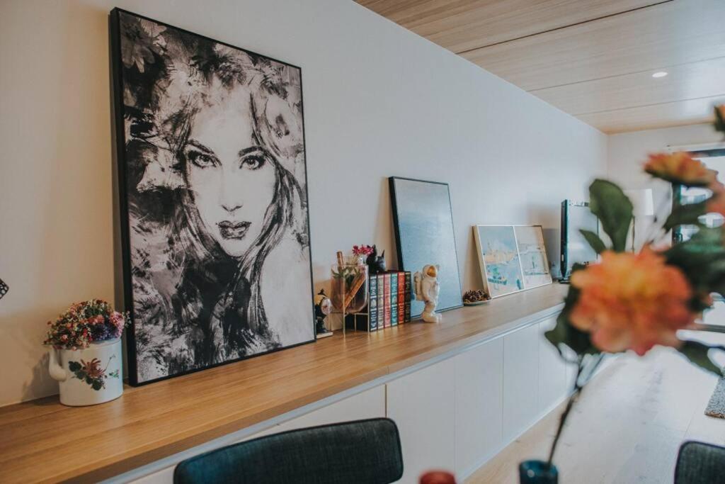 Modern 2 BR Apartment at City with Free Parking - Tap to explore photos