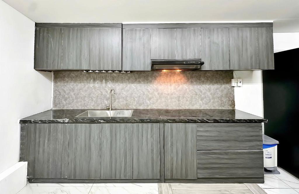 Golden Sun 3 Apartment