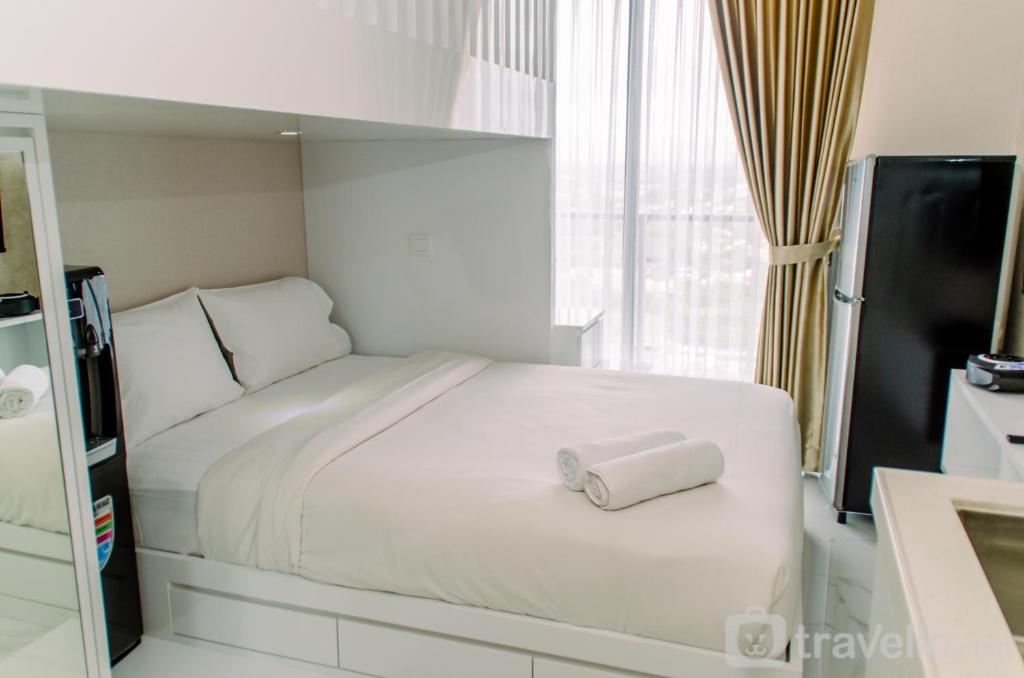 Nice and Comfy Studio at Sky House BSD Apartment By Travelio, Tangerang