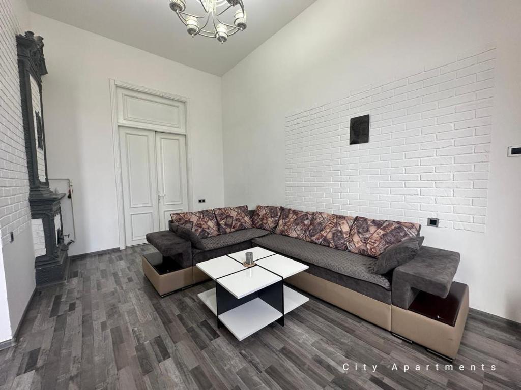 F1 Hard Rock Apartments photo 4