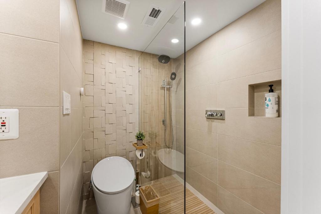 Luxury H St Private Apartment - Tap to explore photos