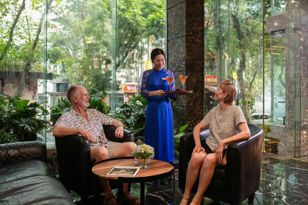 May De Ville Corner Hotel