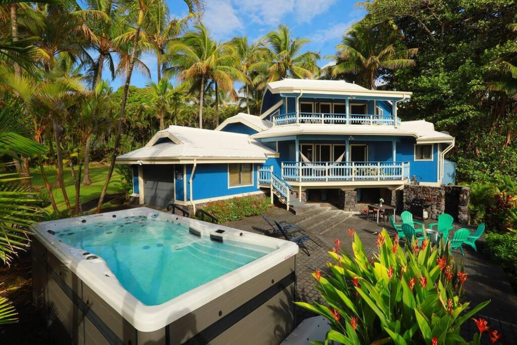 kehena black sand beach house - ocean view swim spa image