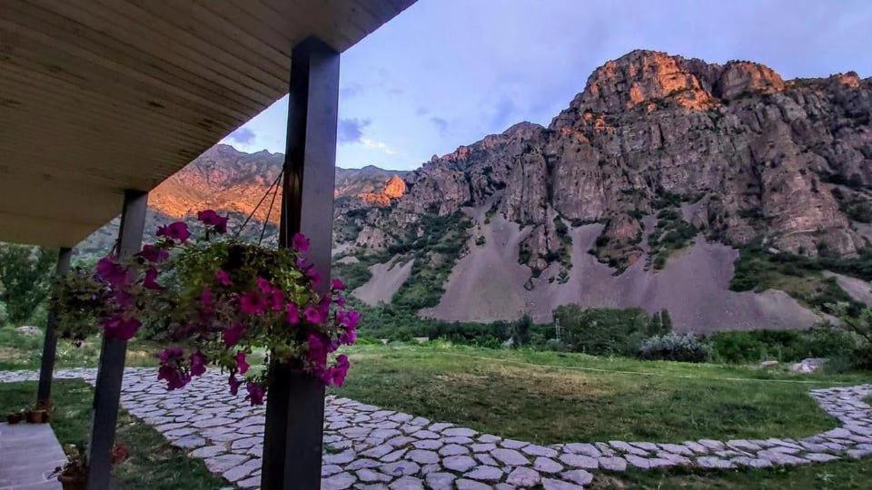 Hotel Arevi Yeghegis