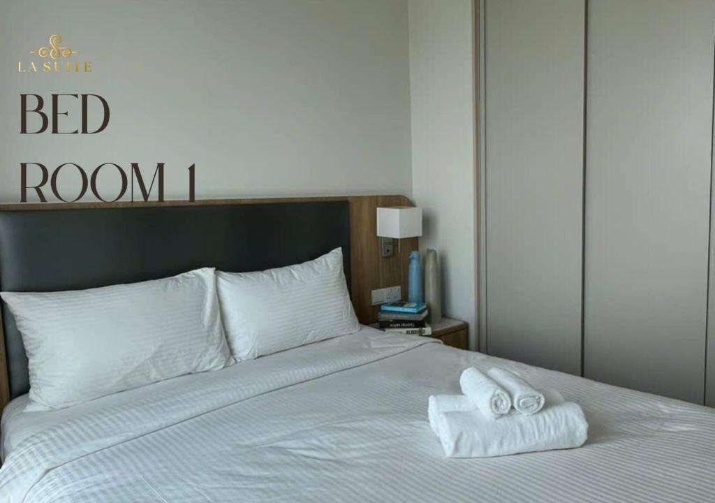 Zenity 2br Free Pool Gym Kids Playground Skyline