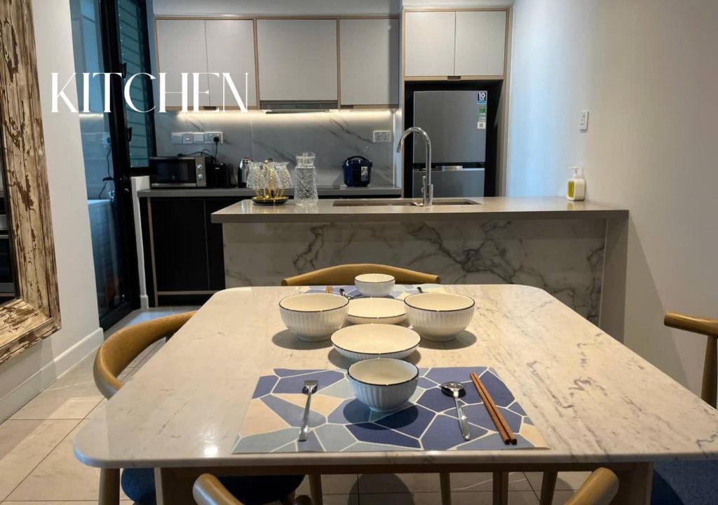 Zenity 2br Free Pool Gym Kids Playground Skyline