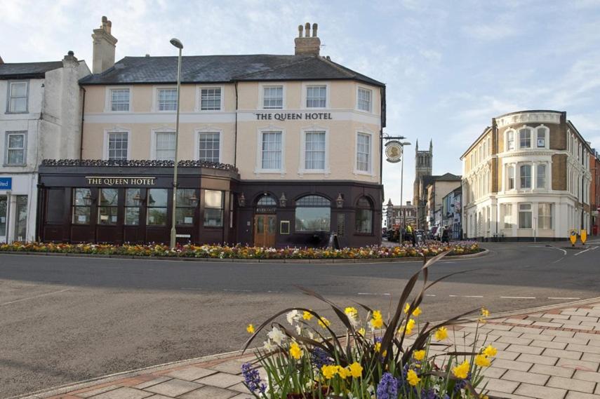 The Queen Hotel Wetherspoon photo 4