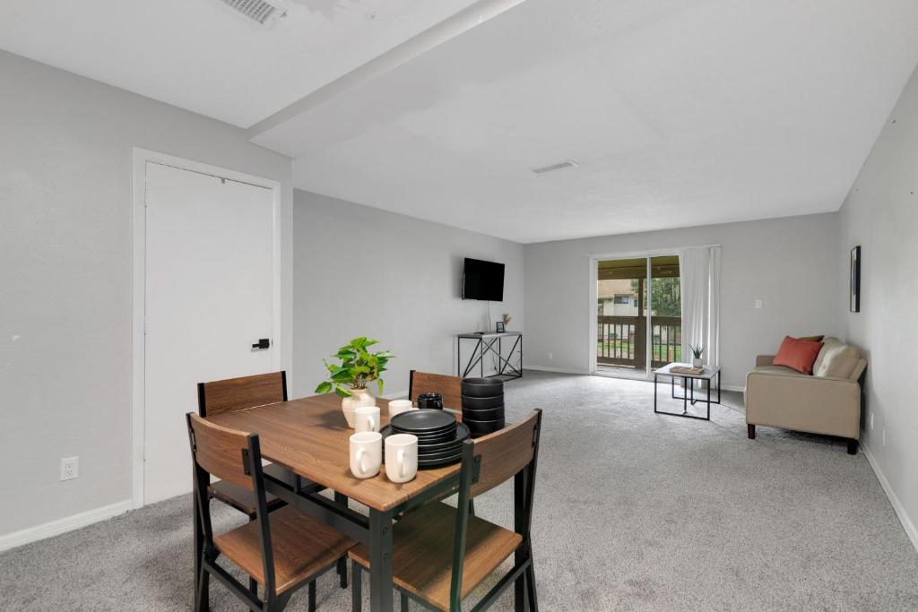 Sweetwater 7f I Beautiful 2bd Apt I Free Parking image