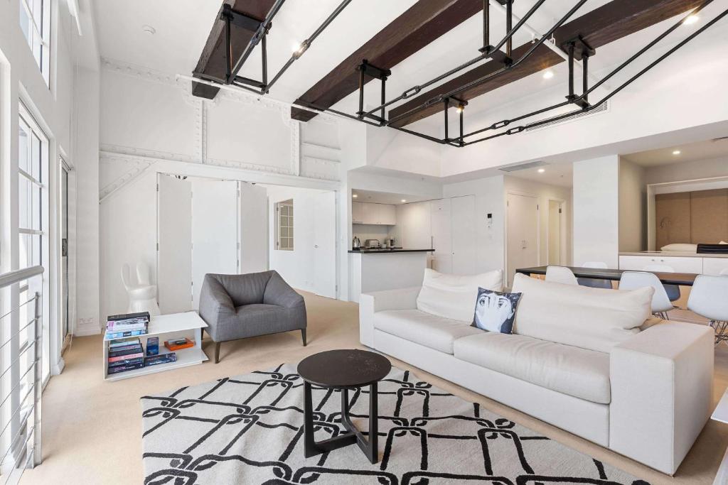 Spacious Waterfront Luxury at Woolloomooloo Wharf photo 2