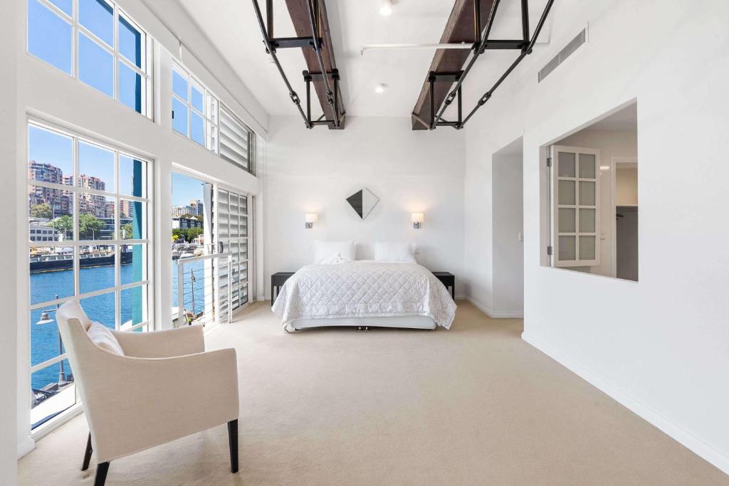 Spacious Waterfront Luxury at Woolloomooloo Wharf photo 3