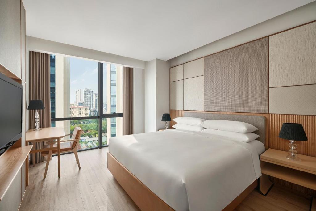 Crowne Plaza West Hà Nội