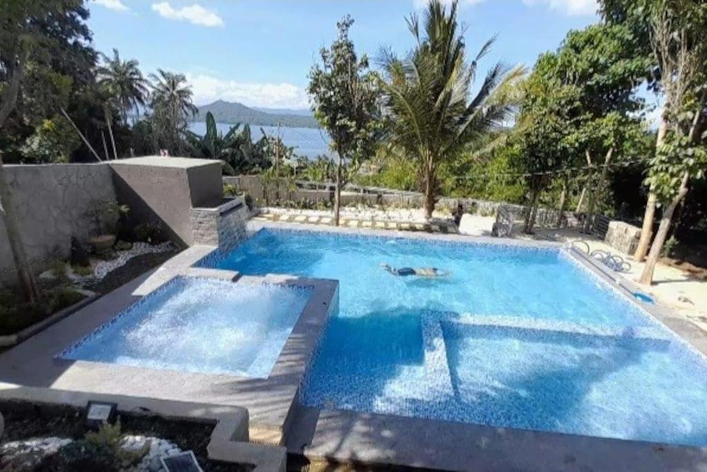 Overlooking Taal Lake and Nature Vibe Staycation