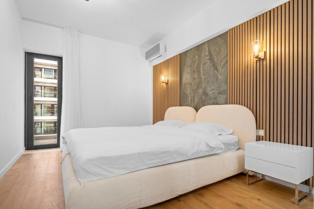 One Cotroceni - Luxurious Apartment with Balcony - Tap to explore photos
