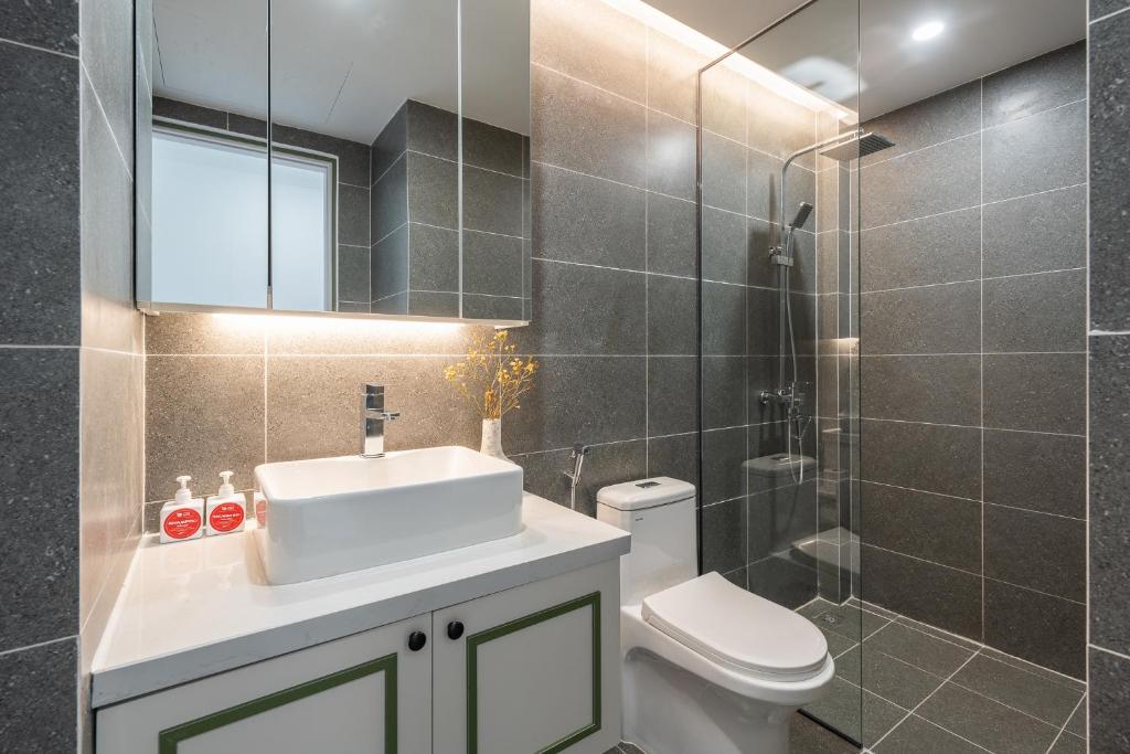 Green Decor Builing-Rooftop-Pool-Lift-Center