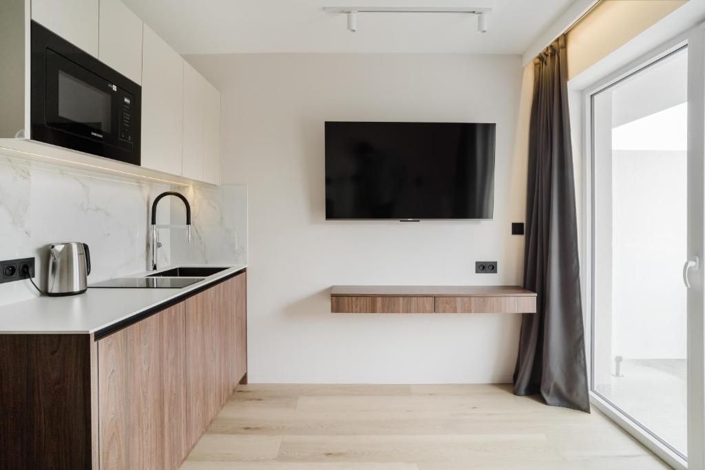 Eleganckie Studio Royal w sercu Krakowa Room Type - Studio Apartment with Balcony