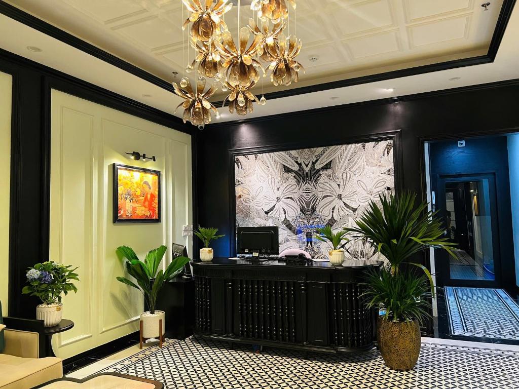 GRAND HOTEL Trịnh Văn Bô