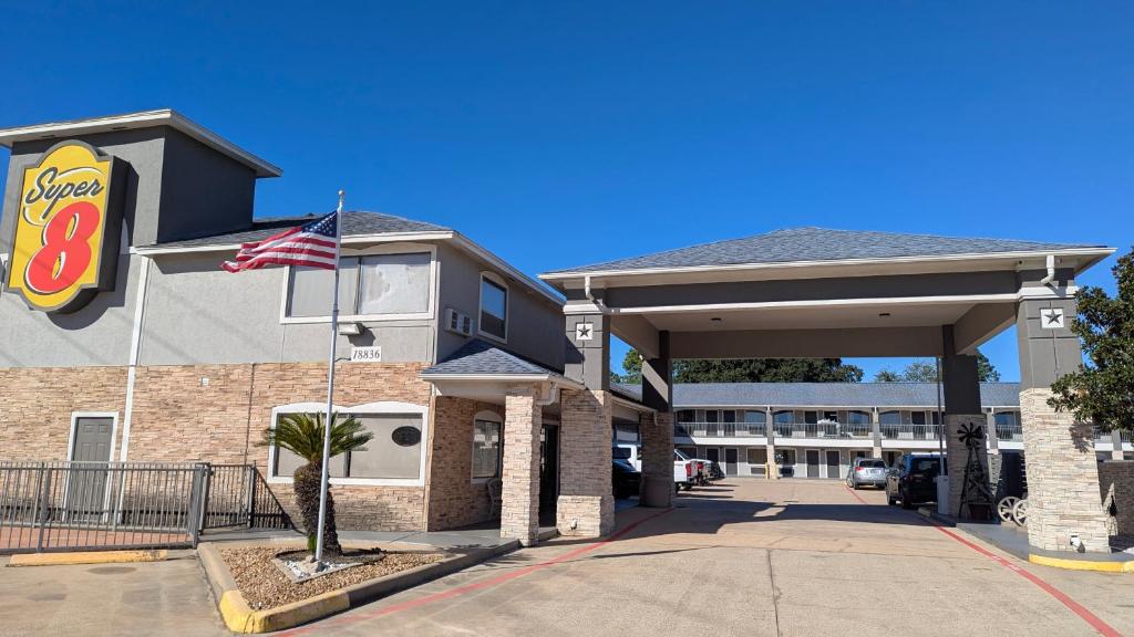 Super 8 by Wyndham Houston/Willowbrook/Hwy 249 image