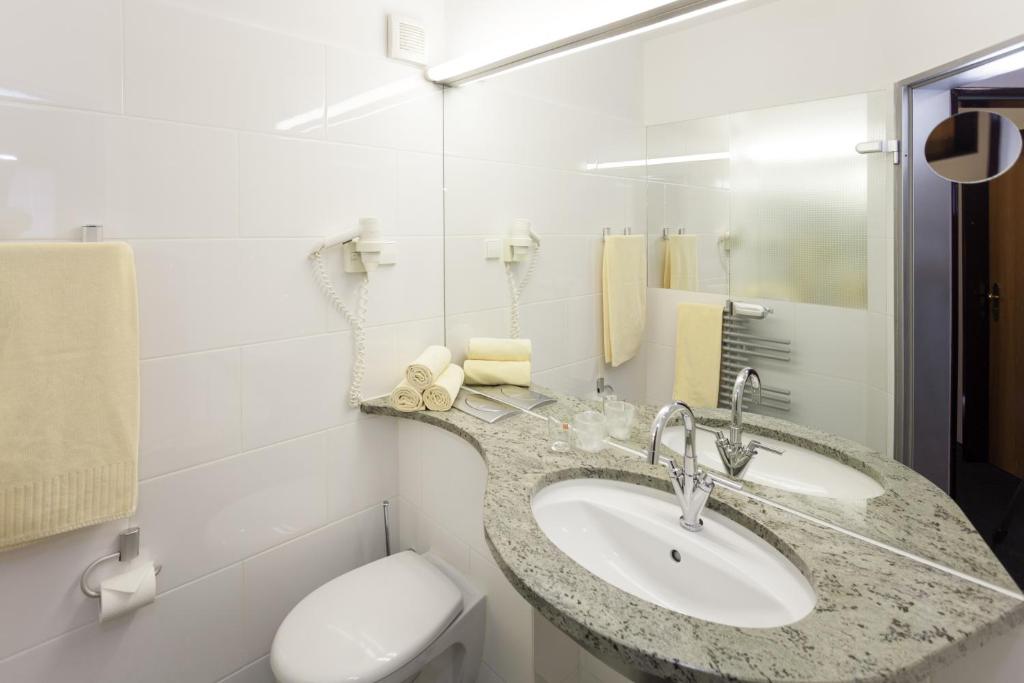 Centro Hotel Goya Wolfsburg, Trademark Collection by Wyndham - Tap to explore photos