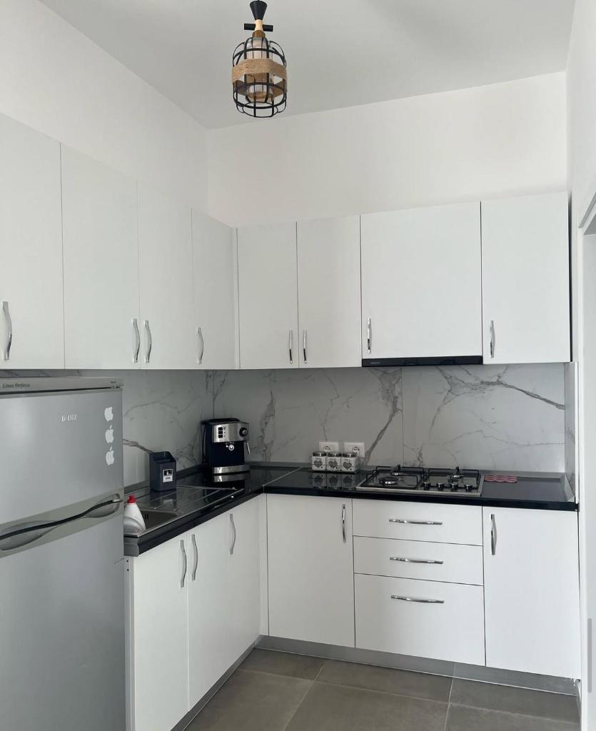 Sunset Apartments photo 1