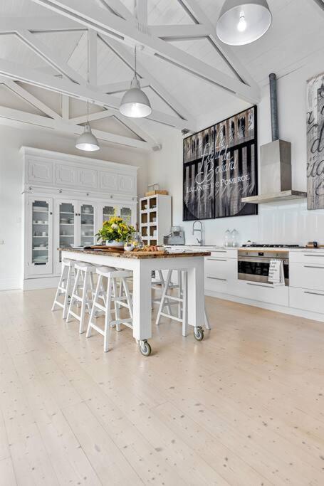 Ocean Beach House Sorrento - Luxury with Heated Pool and Spa photo 2